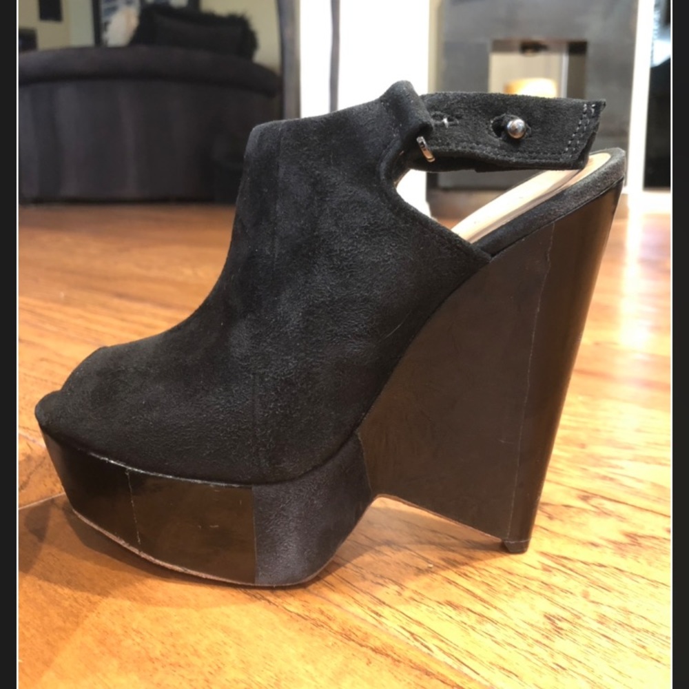 L.A.M.B Black Leather Peep Toe Slingback Wedges